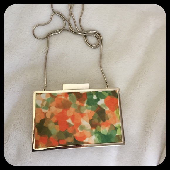 Sondra Roberts Metal Floral Crossbody/Clutch Bag - Picture 5 of 8